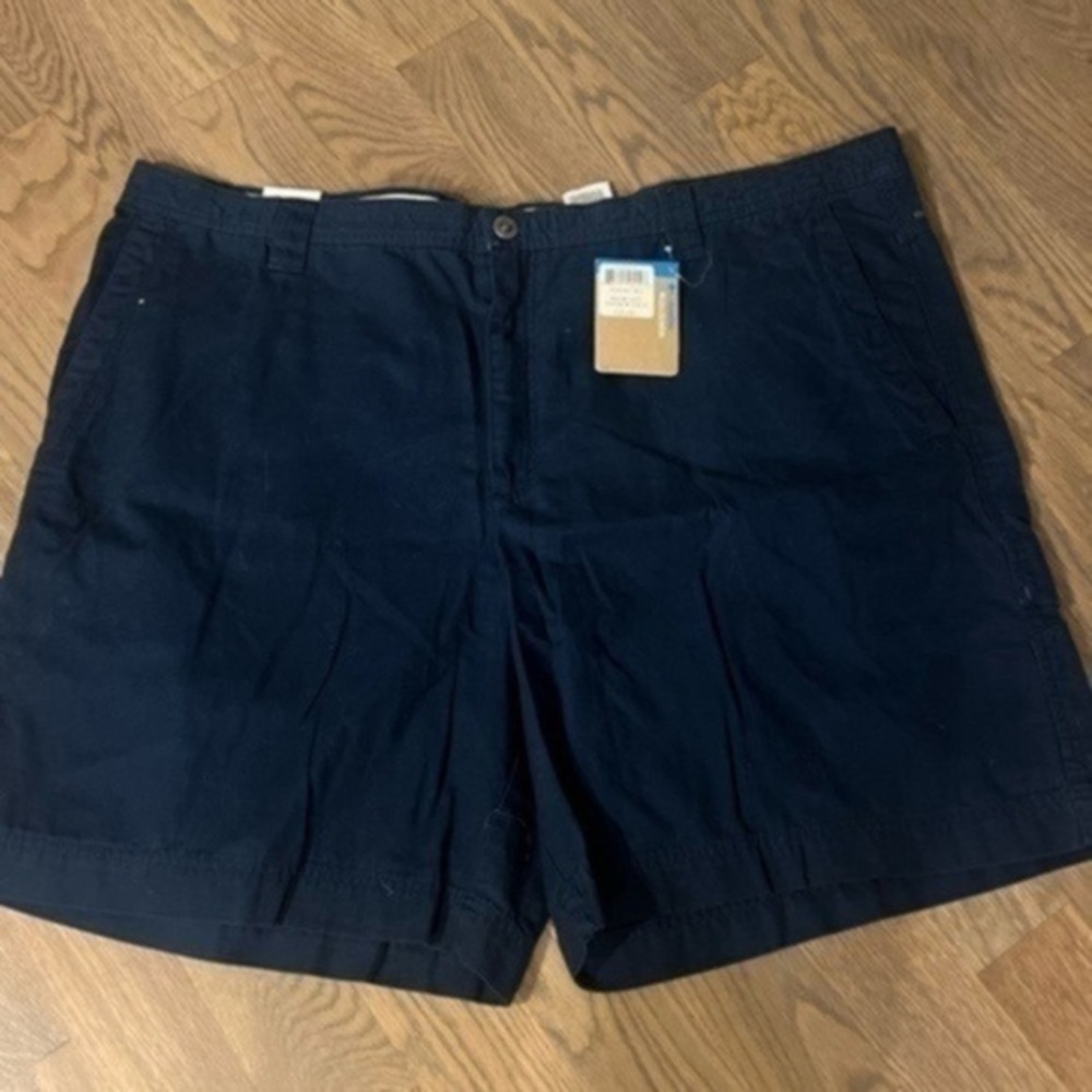 Columbia Navy Blue
Ultimate ROC Shorts 100%
Cotton Men's NWT 48 ins 9 inches E